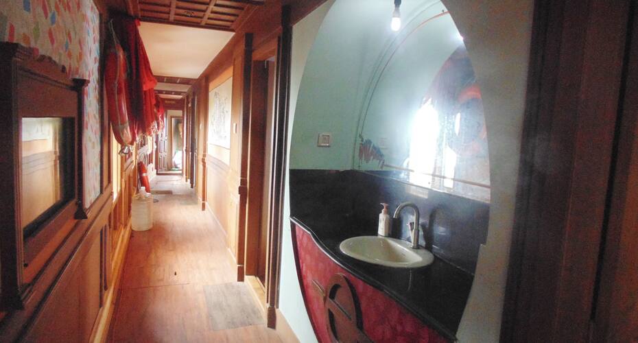 Cheravally Premium Houseboat, Alleppey 3